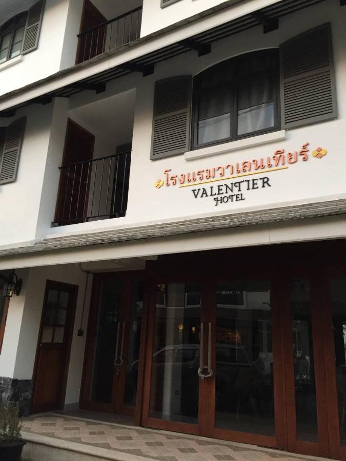 Valentier Cafe And Hotel Chiang Mai Exterior photo
