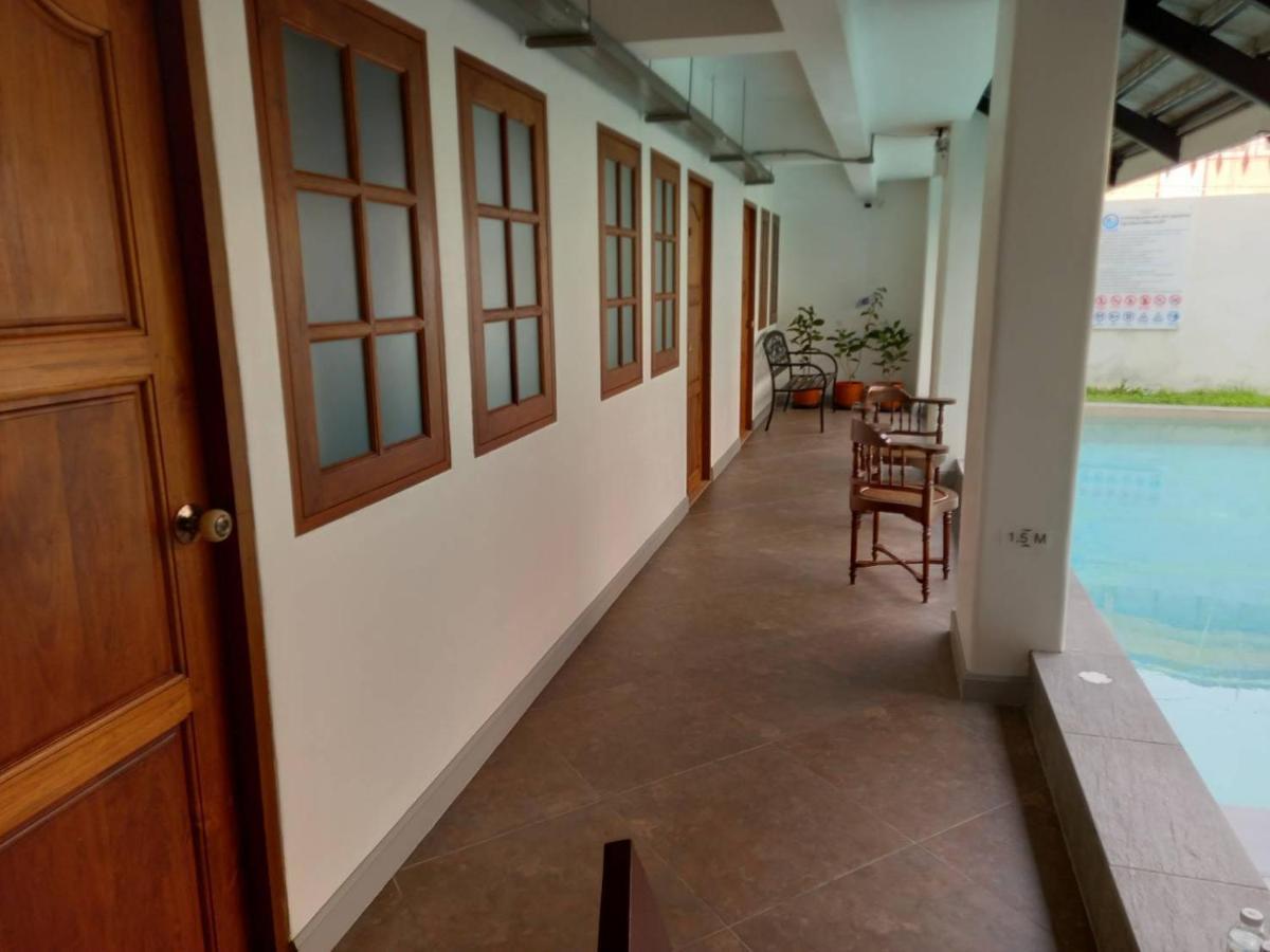 Valentier Cafe And Hotel Chiang Mai Exterior photo