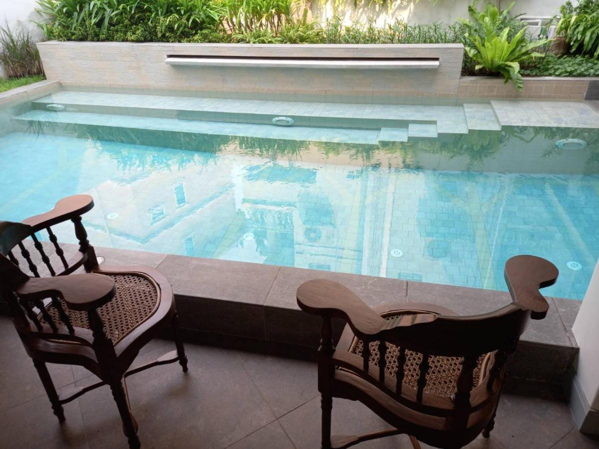 Valentier Cafe And Hotel Chiang Mai Exterior photo