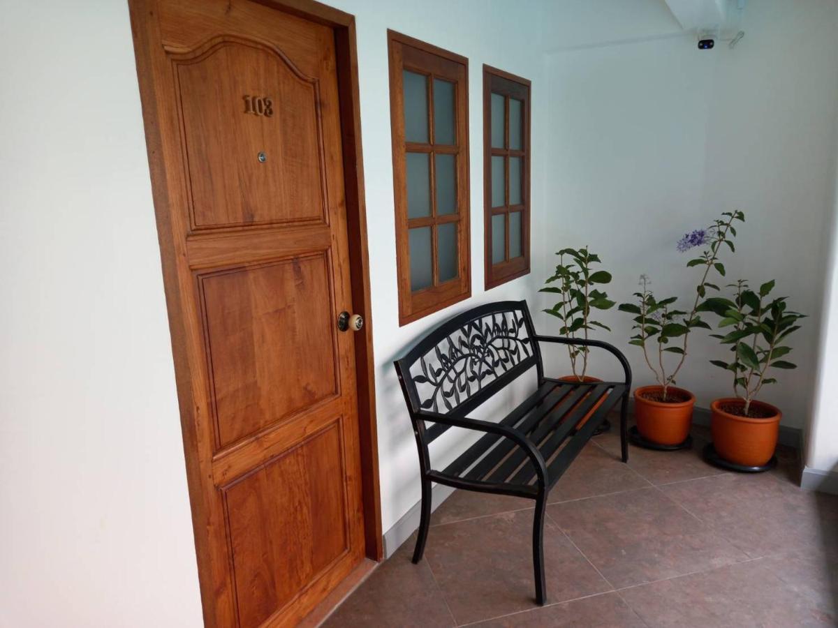 Valentier Cafe And Hotel Chiang Mai Exterior photo