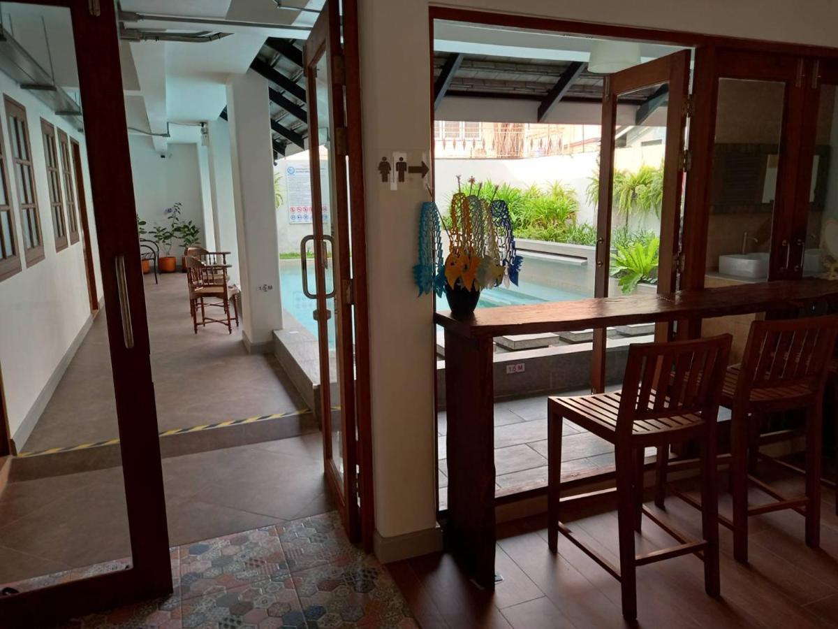 Valentier Cafe And Hotel Chiang Mai Exterior photo