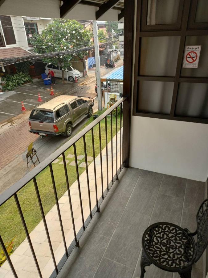 Valentier Cafe And Hotel Chiang Mai Exterior photo