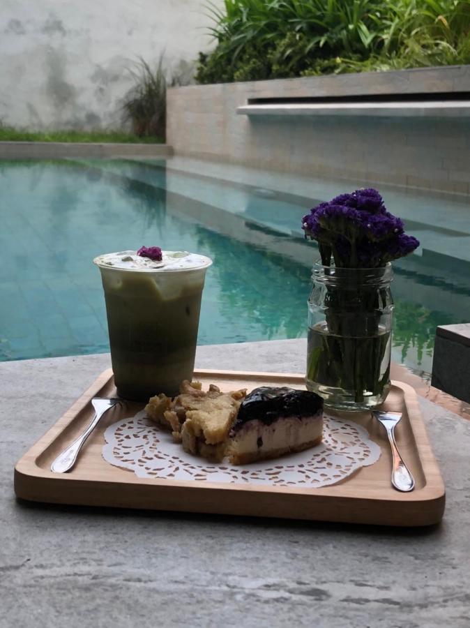 Valentier Cafe And Hotel Chiang Mai Exterior photo