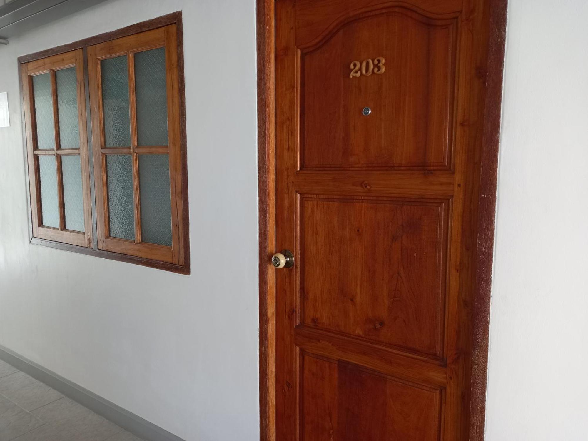 Valentier Cafe And Hotel Chiang Mai Room photo
